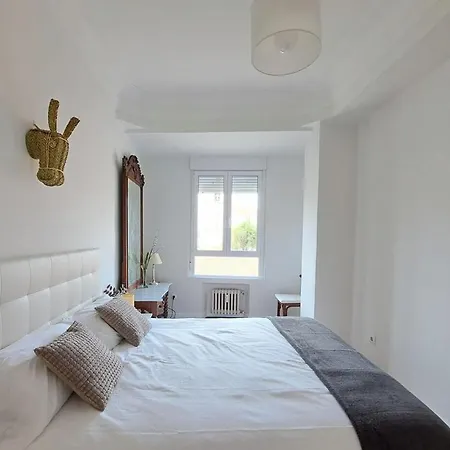 1 Next To The Bay And The Cathedral 公寓 *