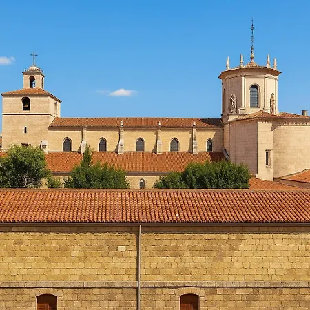 1 Next To The Bay And The Cathedral 桑坦德